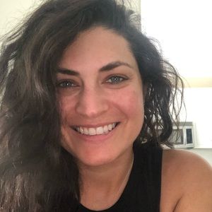 Meet your Posher, Deena